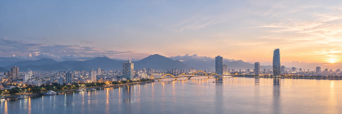 Sông Hàn và thành phố Đà Nẵng lúc hoàng hôn